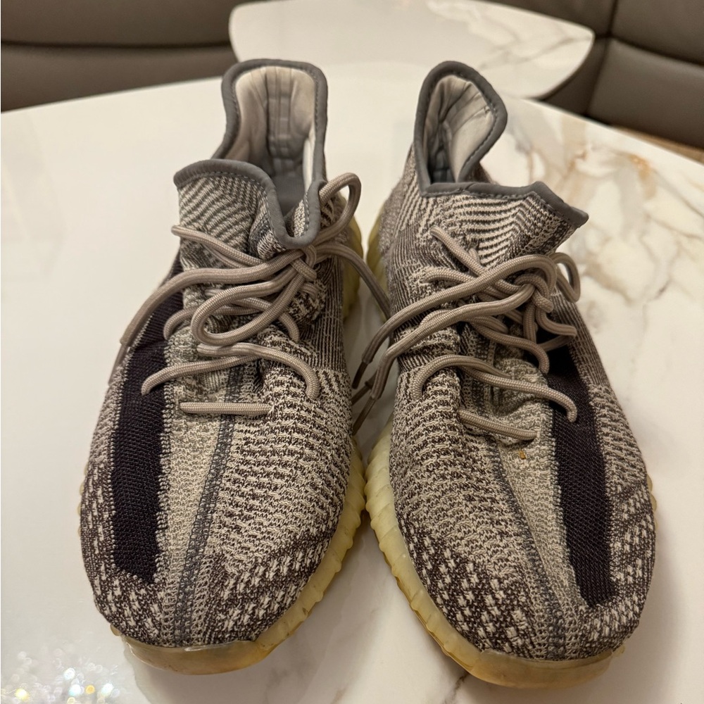 Adidas Men's Yeezy Boost Gray and Black Sneakers size 13